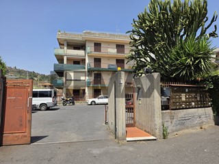 Quadrilocale in Vendita a Aci Catena, 169'000&euro;, 155 m²