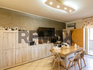 Quadrilocale in Vendita a Catania, 110'000&euro;, 95 m²