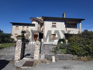 Appartamento in Vendita a Morcone, 230'000&euro;, 307 m²