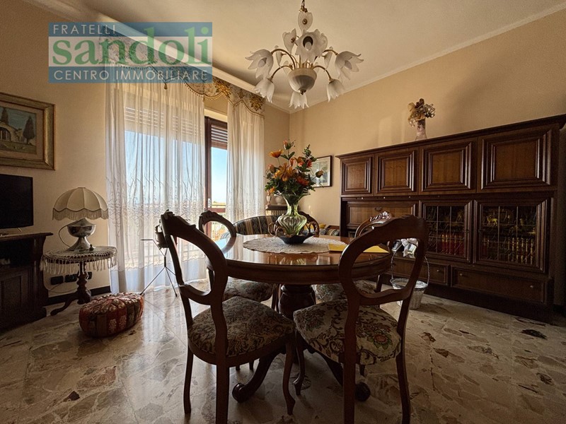 Trilocale in Vendita a Vercelli, 87'000&euro;, 80 m²