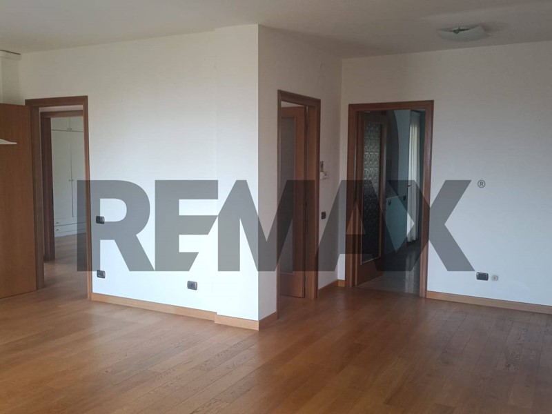 Trilocale in Affitto a Perugia, 750&euro;, 110 m²