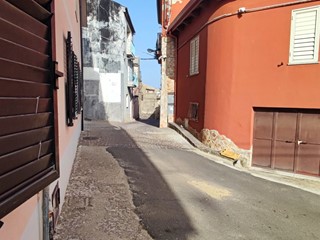 Quadrilocale in Vendita a Girifalco, 59'000&euro;, 132 m²