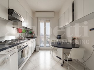 Quadrilocale in Vendita a Milano, 247'000&euro;, 110 m², arredato