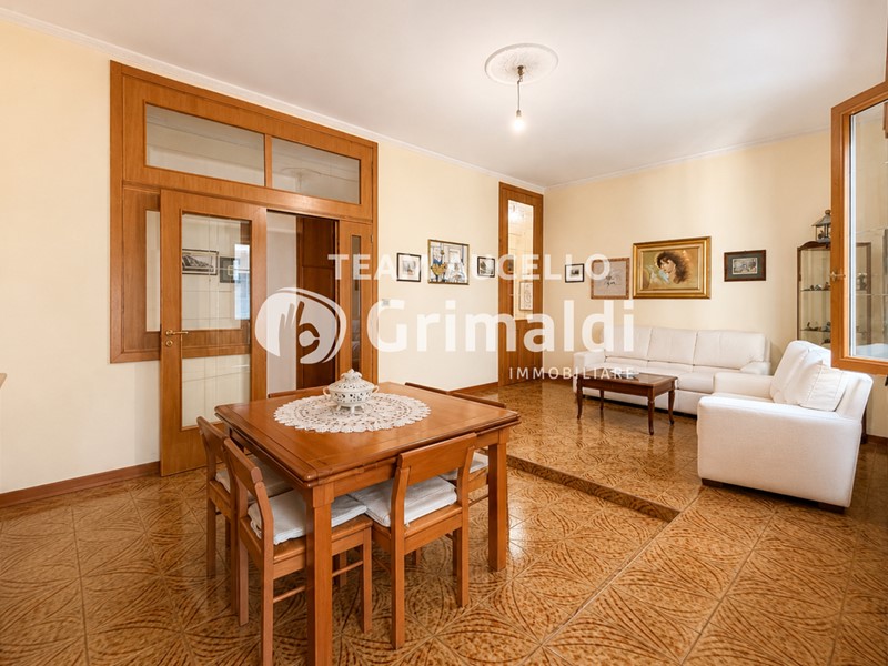 Quadrilocale in Vendita a Salerno, 650'000&euro;, 130 m²