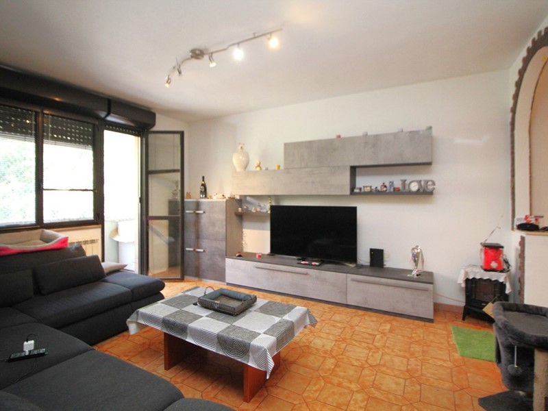 Trilocale in Vendita a Legnano, 120'000&euro;, 87 m², con Box