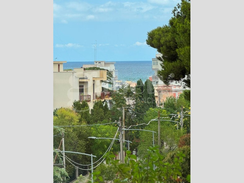 Quadrilocale in Vendita a Bari, 228'000&euro;, 135 m²