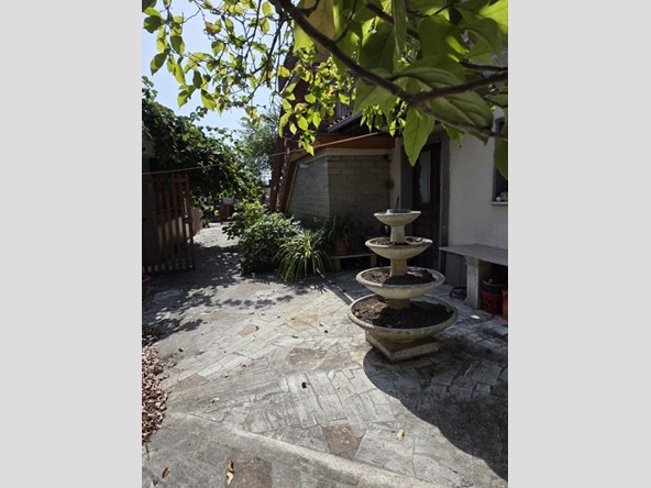 Appartamento in Vendita a Morlupo, 350'000&euro;, 550 m², con Box