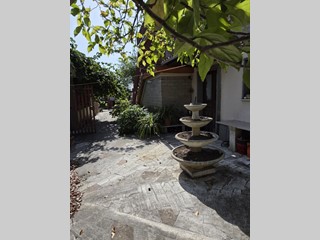 Appartamento in Vendita a Morlupo, 350'000&euro;, 550 m², con Box