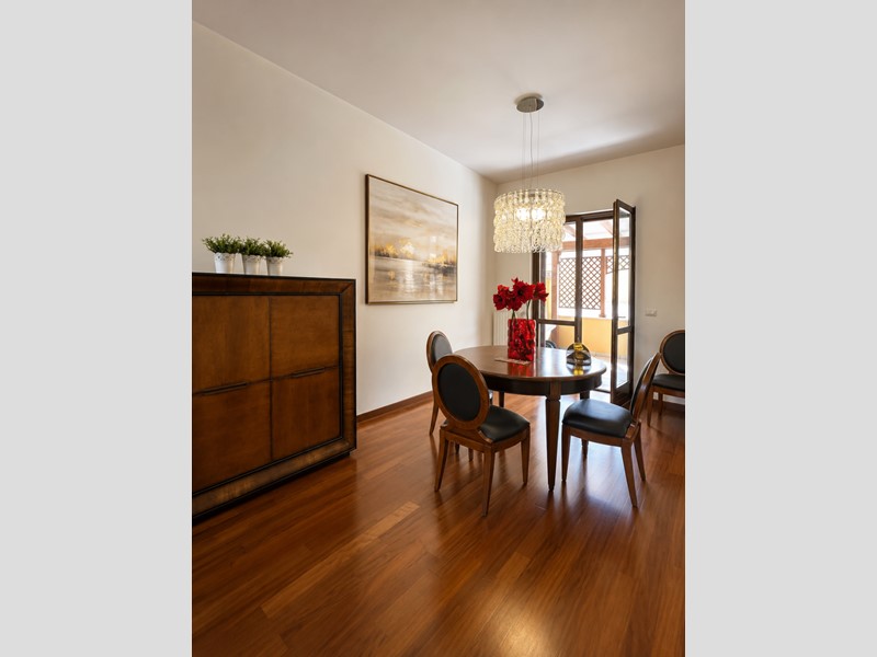 Appartamento in Vendita a Lecce, 350'000&euro;, 230 m², arredato, con Box