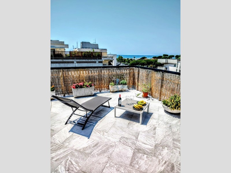 Appartamento in Affitto a Carrara, zona Marina Di Carrara, 1'500&euro;, 120 m², arredato