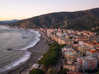 Bilocale in Vendita a Sestri Levante, zona centro, 320'000&euro;, 54 m²