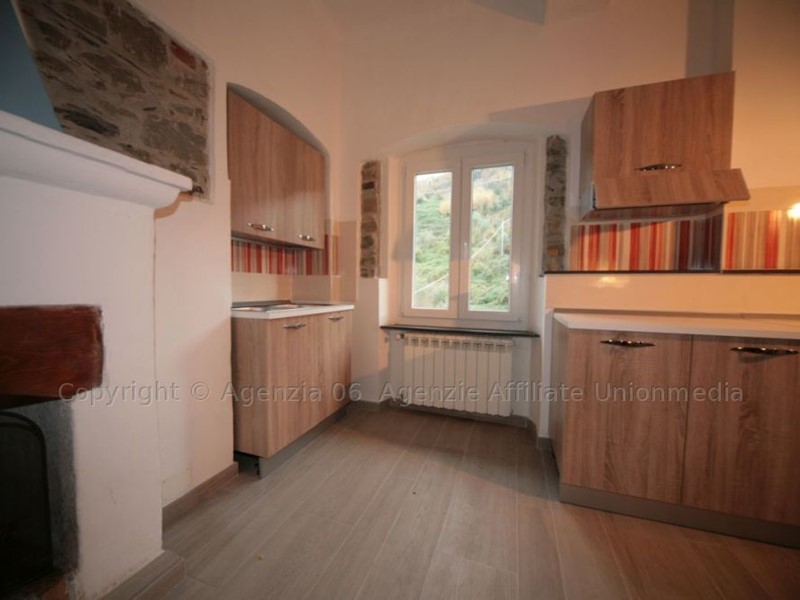 Trilocale in Affitto a Aulla, zona Caprigliola, 900&euro;, 55 m², arredato