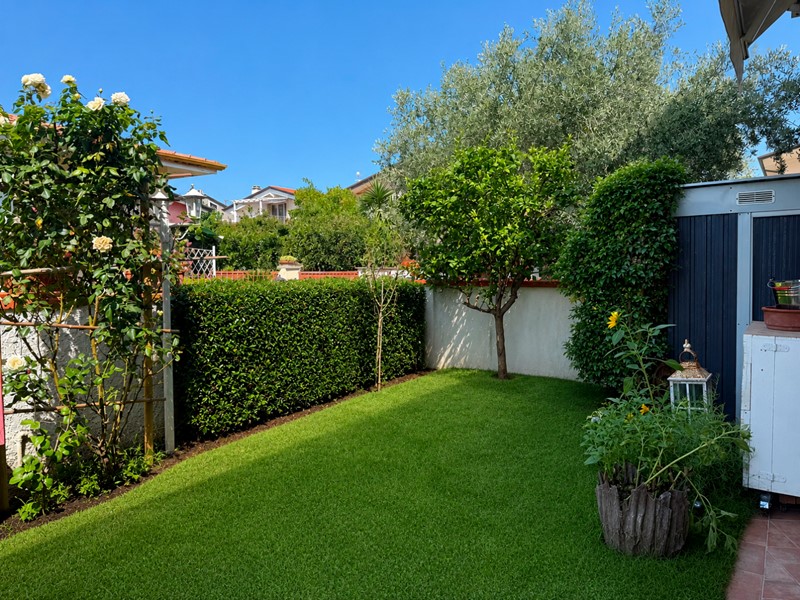 Quadrilocale in Vendita a Viareggio, zona Torre Del Lago Puccini, 229'000&euro;, 55 m², arredato