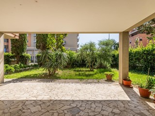 Attico in Vendita a Pontedera, 199'000&euro;, 111 m², arredato, con Box