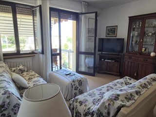 Appartamento in Vendita a Viareggio, 350'000&euro;, 90 m², con Box