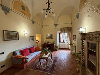 Appartamento in Vendita a Certaldo, zona Certaldo Alto, 380'000&euro;, 120 m², arredato