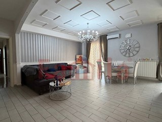 Quadrilocale in Vendita a Mugnano del Cardinale, 148'000&euro;, 135 m²