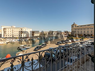 Appartamento in Affitto a Siracusa, 2'000&euro;, 214 m²