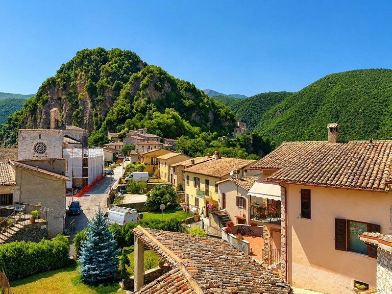 Quadrilocale in Vendita a Cerreto di Spoleto, 27'000&euro;, 65 m²