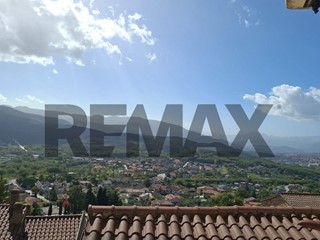 Bilocale in Vendita a Pesche, 27'000&euro;, 55 m²