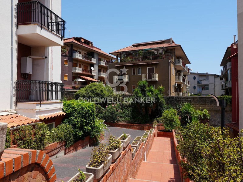 Appartamento in Vendita a Aci Castello, 265'000&euro;, 128 m²