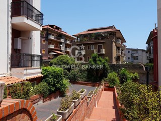Appartamento in Vendita a Aci Castello, 265'000&euro;, 128 m²