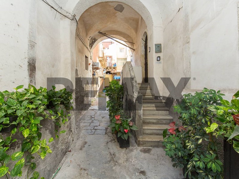 Appartamento in Vendita a Catania, 119'000&euro;, 115 m²