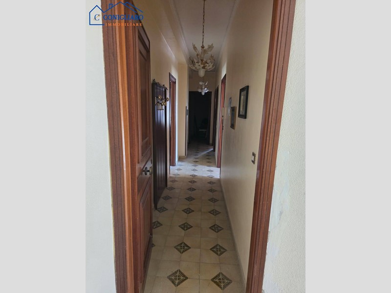Appartamento in Vendita a Carini, 120'000&euro;, 109 m²