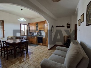 Appartamento in Vendita a Figline e Incisa Valdarno, 123'000&euro;, 93 m²