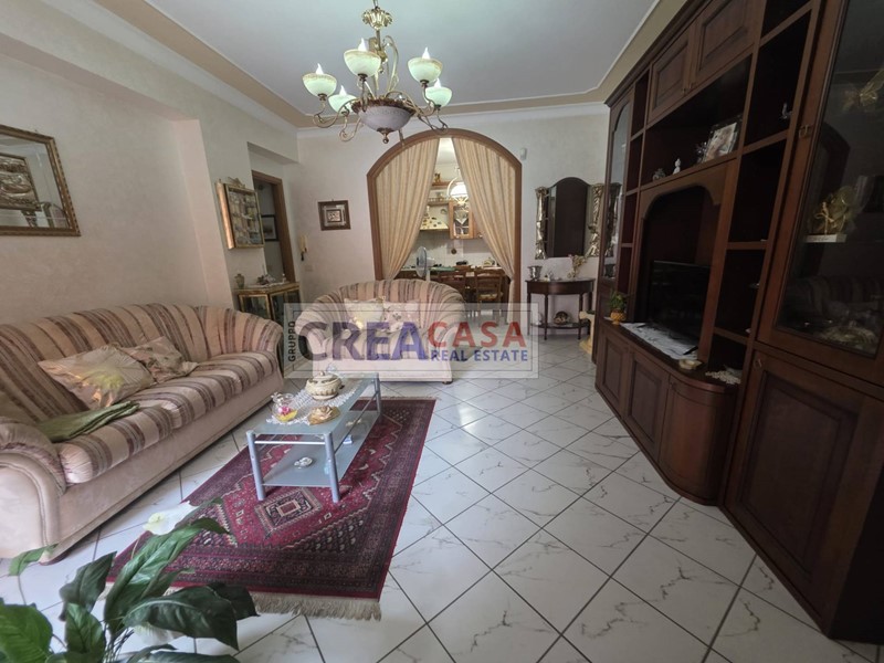 Appartamento in Vendita a Calatabiano, 74'000&euro;, 91 m²