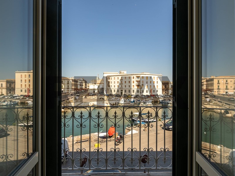 Appartamento in Vendita a Siracusa, 900'000&euro;, 214 m²