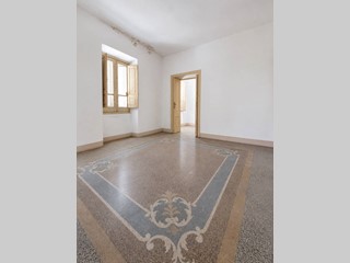 Appartamento in Vendita a Sassari, 158'000&euro;, 224 m²