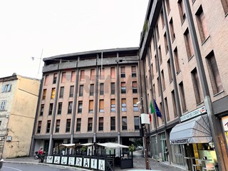 Appartamento in Vendita a Macerata, 210'000&euro;, 258 m²