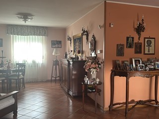 Quadrilocale in Vendita a Aversa, 375'000&euro;, 165 m², con Box