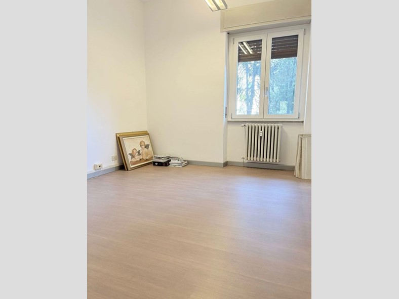 Bilocale in Vendita a Monza, 180'000&euro;, 66 m²
