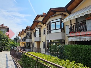 Trilocale in Vendita a Pinerolo, 118'000&euro;, 70 m², con Box