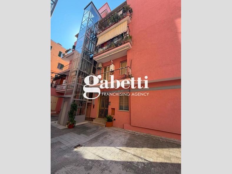 Trilocale in Vendita a Roma, 279'000&euro;, 98 m²