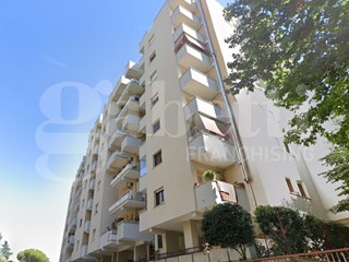 Trilocale in Vendita a Roma, 259'000&euro;, 76 m²