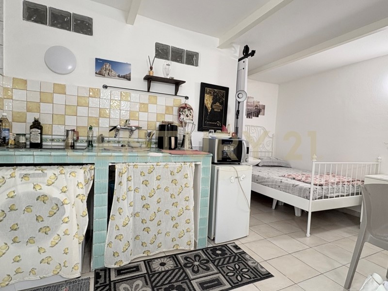 Monolocale in Affitto a Siracusa, zona Ortigia, 500&euro;, 75 m², arredato