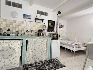 Monolocale in Affitto a Siracusa, zona Ortigia, 500&euro;, 75 m², arredato