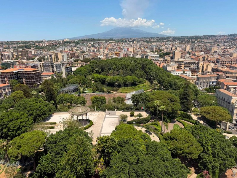 Appartamento in Vendita a Catania, zona Centro Storico, 478'000&euro;, 240 m²