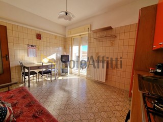 Bilocale in Affitto a Catanzaro, zona Lido Lungomare, 450&euro;, 55 m², arredato
