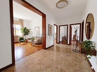 Appartamento in Vendita a Vicenza, 400'000&euro;, 160 m²