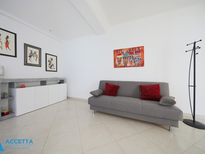Trilocale in Affitto a Taranto, zona Tre Carrare - Battisti, 550&euro;, 97 m², arredato