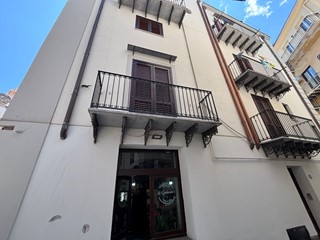 Quadrilocale in Affitto a Palermo, 1'000&euro;, 158 m²