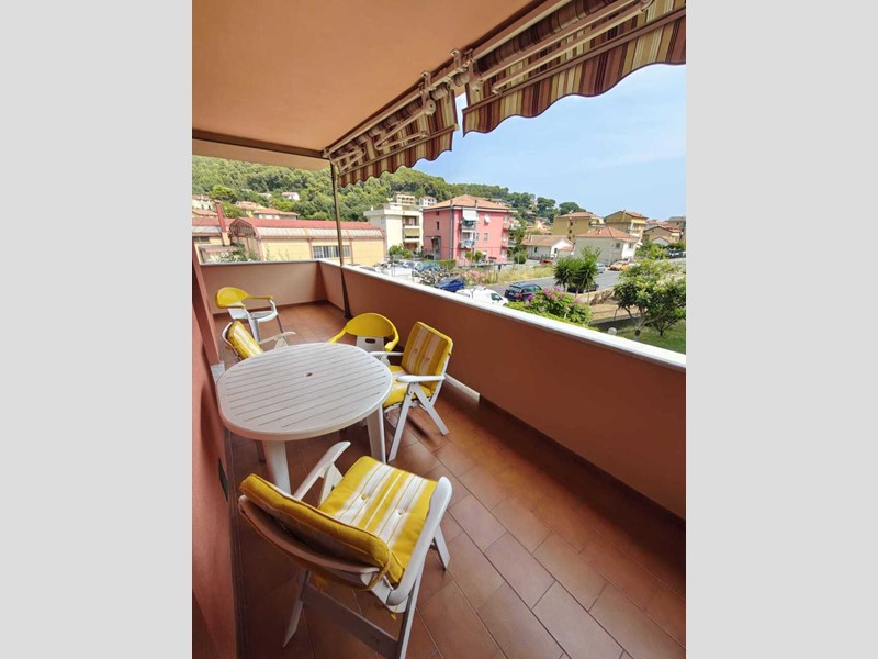 Trilocale in Vendita a Andora, 240'000&euro;, 65 m², arredato, con Box
