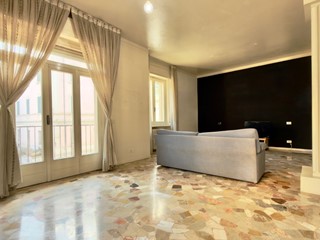 Quadrilocale in Vendita a Brescia, 299'000&euro;, 185 m²