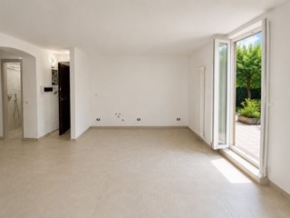 Appartamento in Vendita a La Spezia, zona PORTO, 135'000&euro;, 85 m²