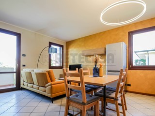 Appartamento in Affitto a Bolzano Vicentino, 750&euro;, 104 m², arredato, con Box