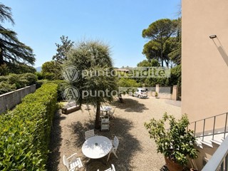 Appartamento in Vendita a Lucca, 780'000&euro;, 300 m²